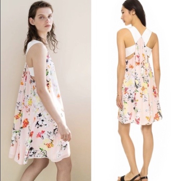 Club Monaco Dresses & Skirts - Club Monaco Rosan Floral Dress size 2 / 4 (runs big)